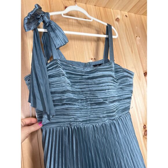 NWT Lulus Blue Gorgeous Purpose Slate Satin Pleated Sleeveless Bow Maxi Dress 1X - Picture 6 of 7